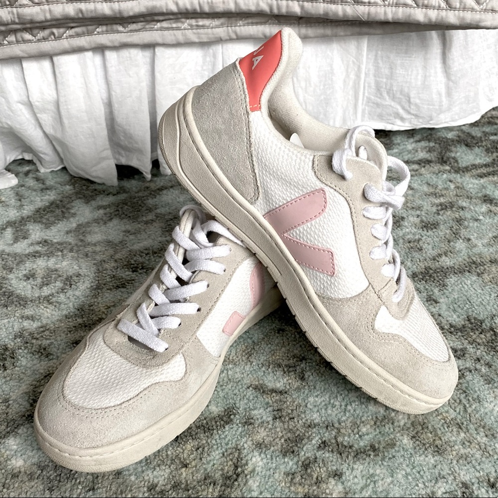 VEJA Women's V-10 Leather Low-Top Sneakers